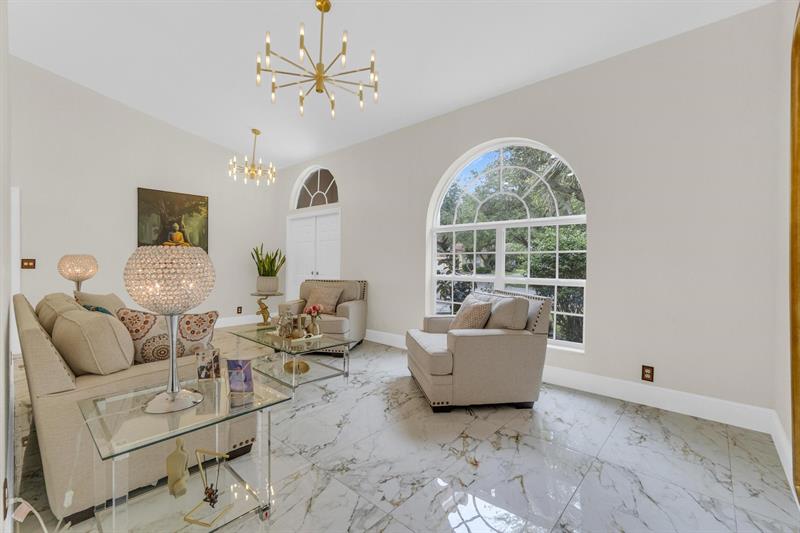 Image 6 of 39 For 4112 58th Dr