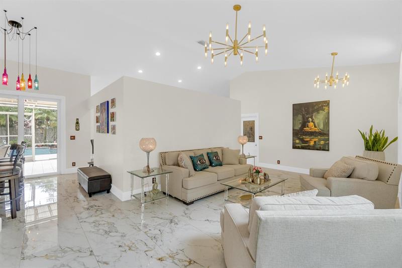 Image 7 of 39 For 4112 58th Dr