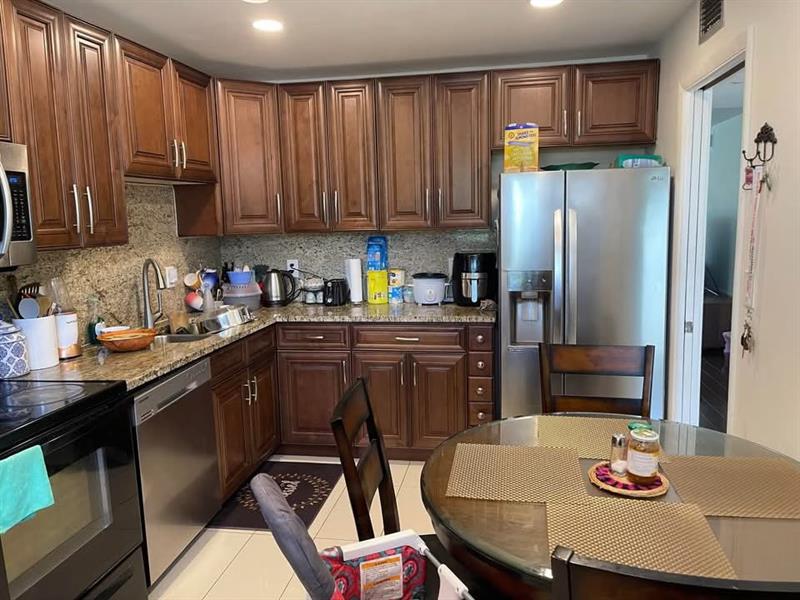 Image 11 of 18 For 2850 Forest Hills Blvd  214