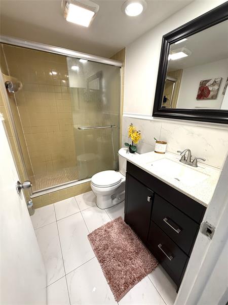 Image 14 of 18 For 2850 Forest Hills Blvd  214