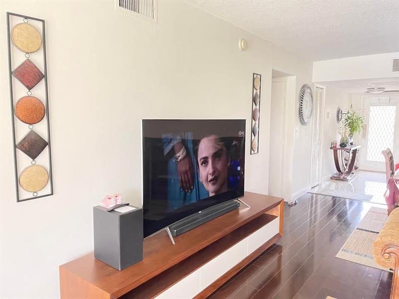 Image 9 of 18 For 2850 Forest Hills Blvd  214