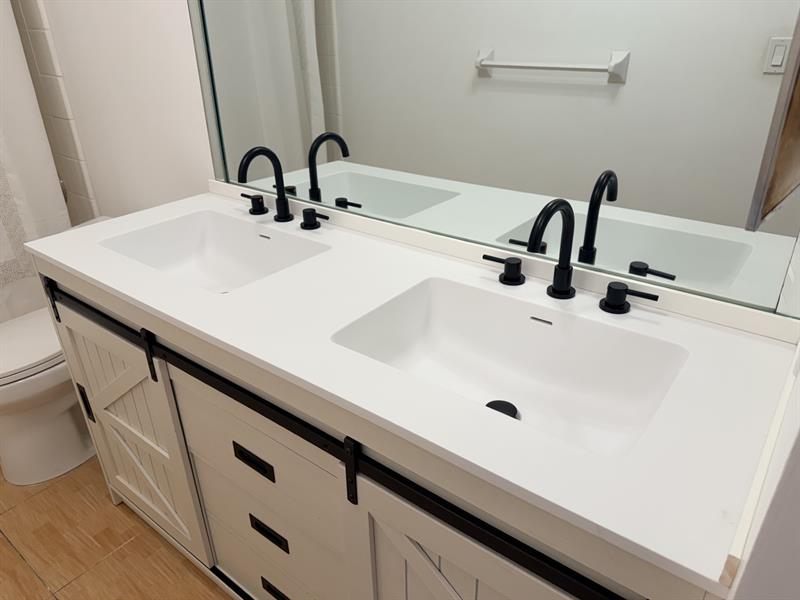 Image 17 of 30 For 3040 16th Ave  402