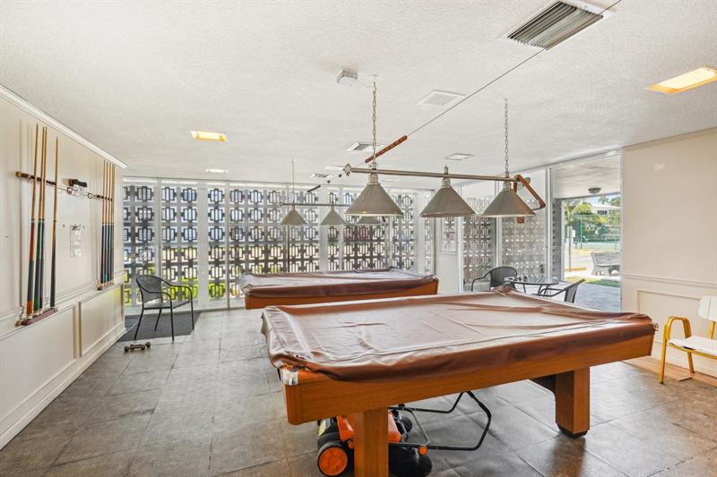 Image 19 of 30 For 3040 16th Ave  402