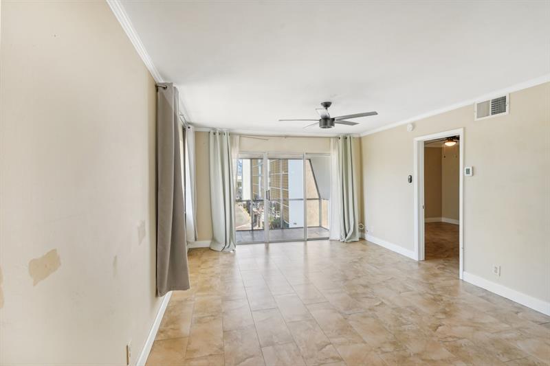 Image 4 of 30 For 3040 16th Ave  402