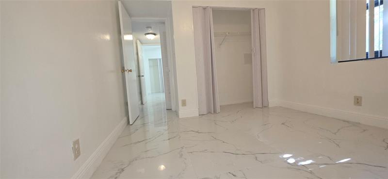 Image 4 of 20 For 11158 Sample Rd  11158