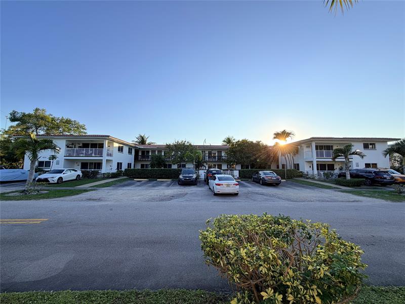 Image 19 of 21 For 600 Luna Ct 24