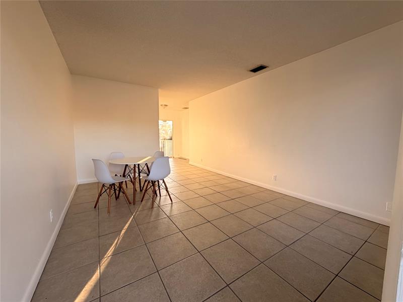 Image 6 of 21 For 600 Luna Ct 24