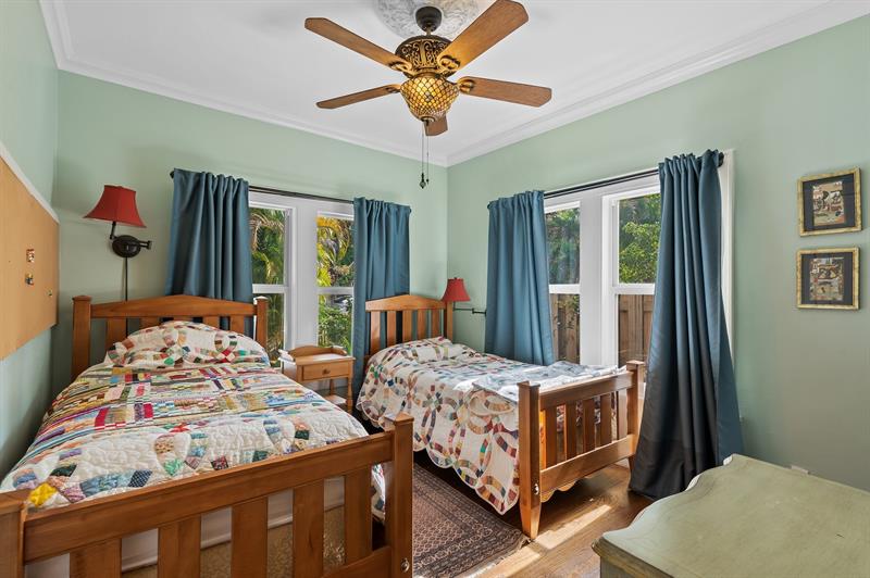 Image 16 of 21 For 621 14th Ter