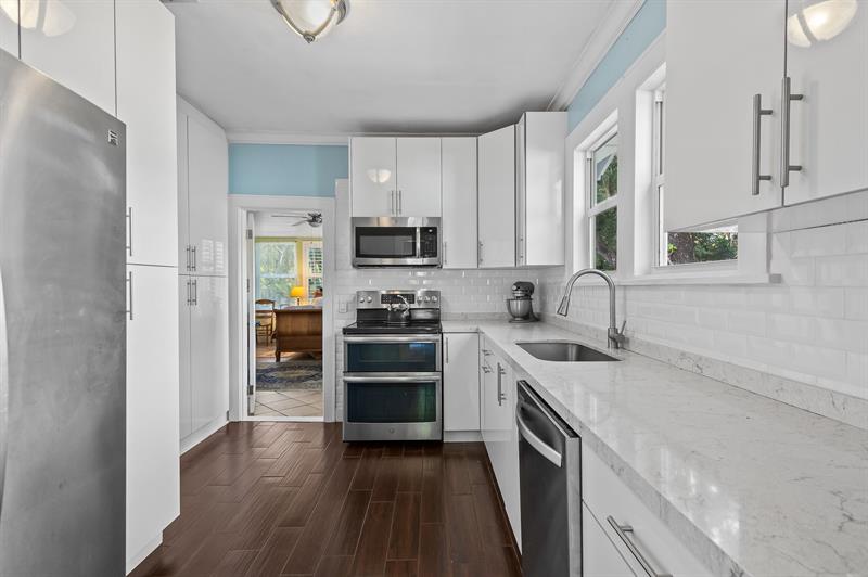 Image 6 of 21 For 621 14th Ter