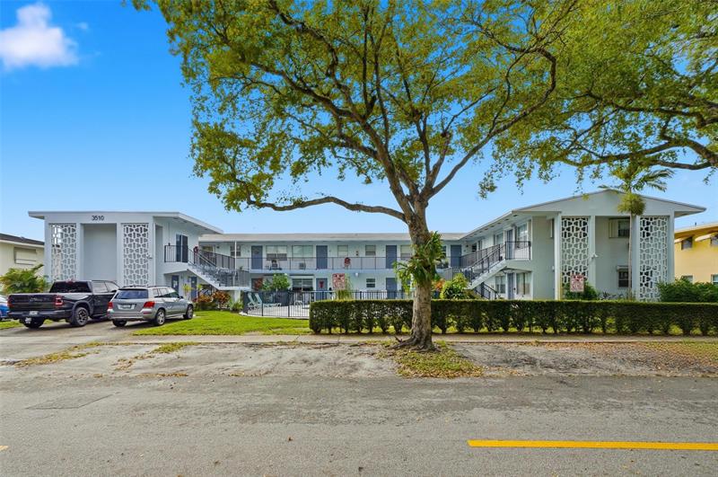 Details for 3510 Harrison St  10, Hollywood, FL 33021