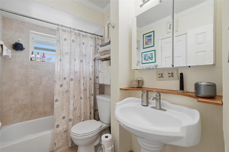 Image 14 of 27 For 3510 Harrison St 10