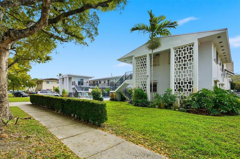 Image 3 of 27 For 3510 Harrison St 10