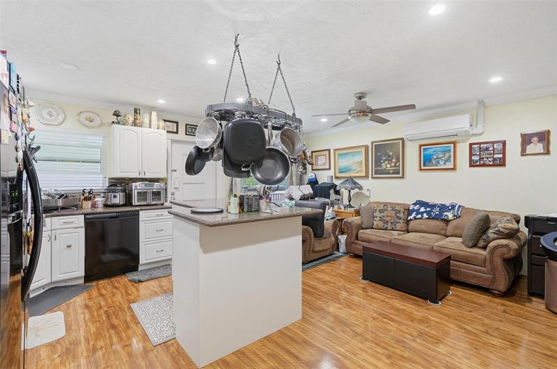 Image 7 of 27 For 3510 Harrison St 10