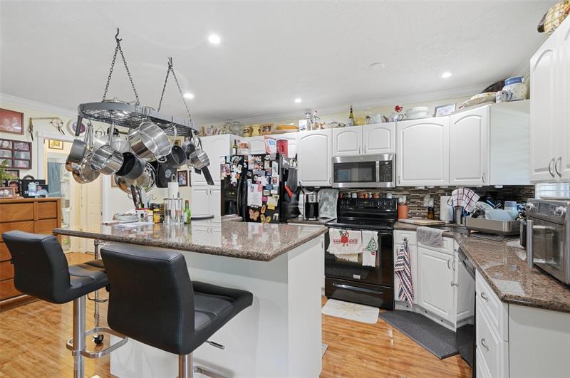 Image 9 of 27 For 3510 Harrison St 10