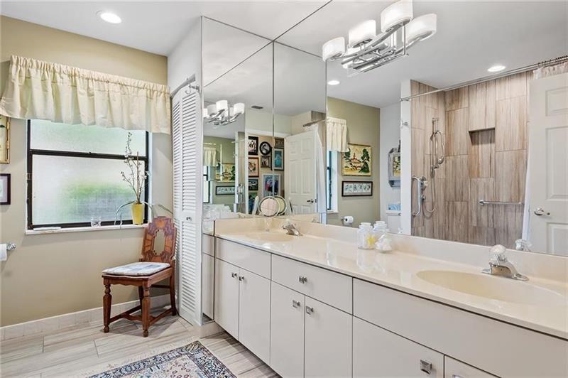 Image 22 of 47 For 10270 Silver Lake Drive