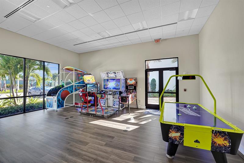 Image 46 of 47 For 10270 Silver Lake Drive