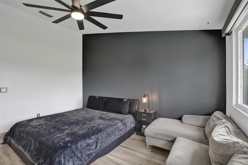 Image 16 of 31 For 1235 51st St