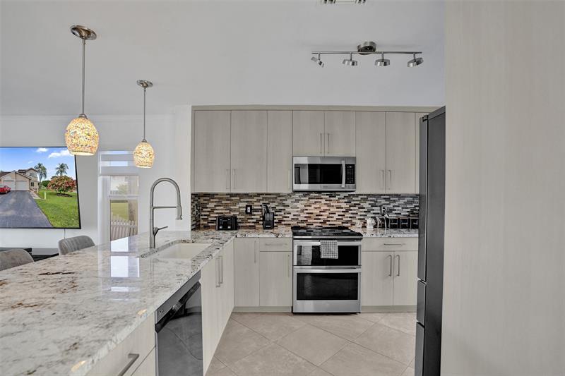 Image 8 of 31 For 1235 51st St