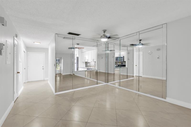 Image 14 of 34 For 13950 Via Flora  B