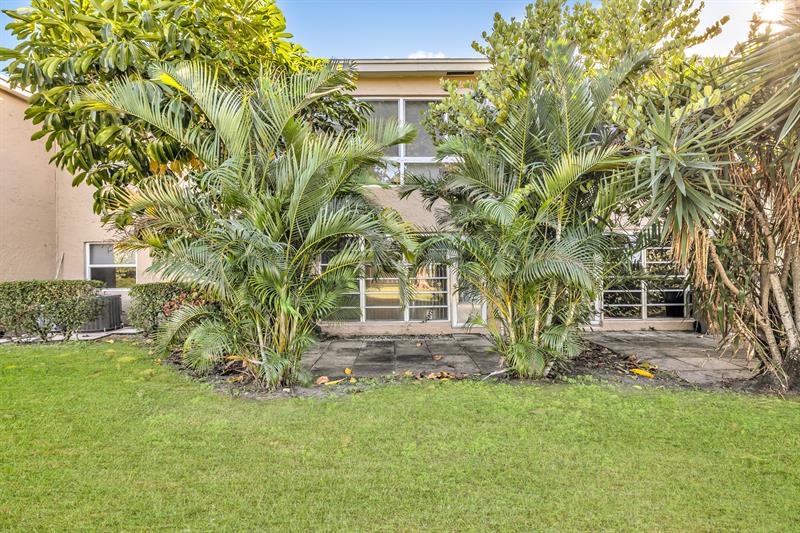 Image 33 of 34 For 13950 Via Flora  B