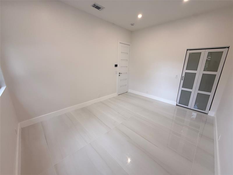 Image 33 of 44 For 2931 139th Ter