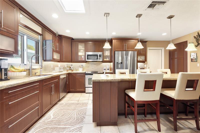 Image 5 of 32 For 4631 30th Way