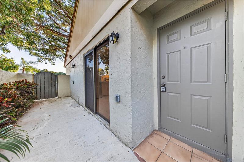 Image 27 of 43 For 489 Hardwood Pl  489