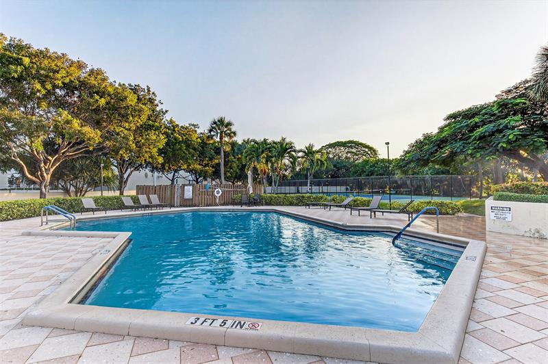 Image 39 of 43 For 489 Hardwood Pl  489