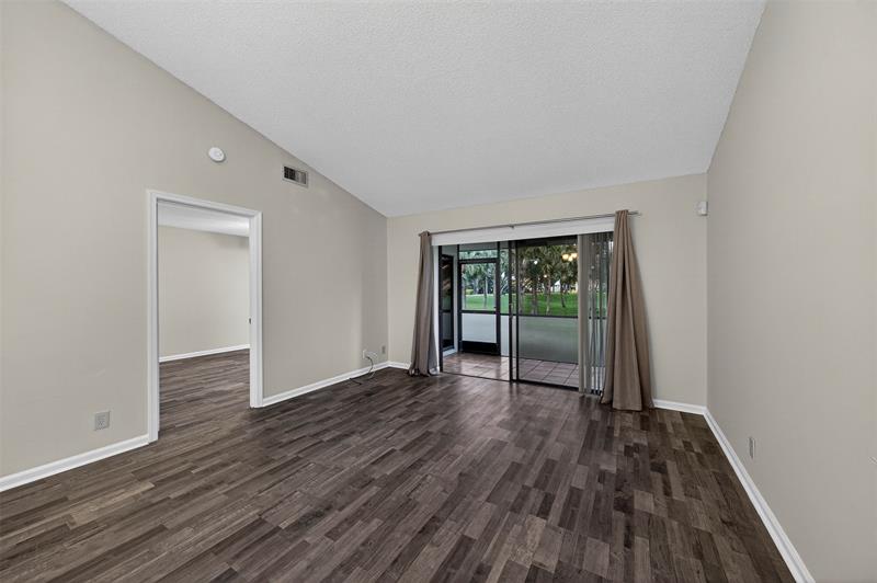 Image 8 of 43 For 489 Hardwood Pl  489