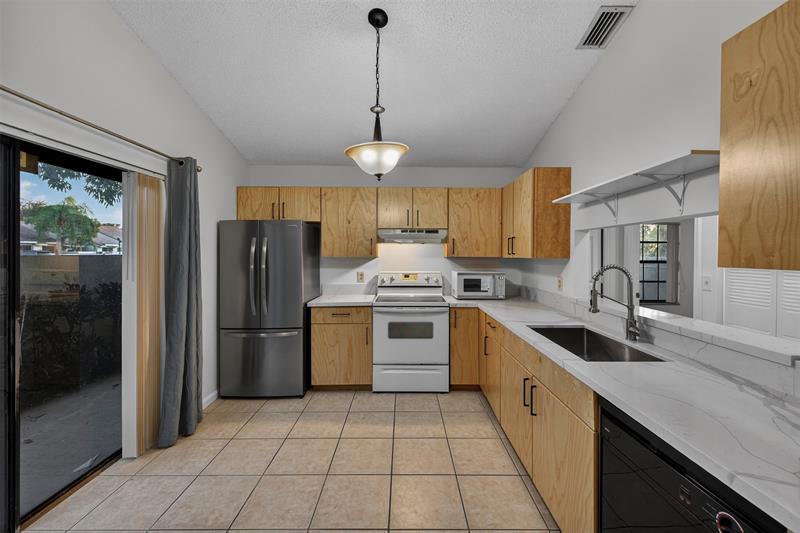 Image 9 of 43 For 489 Hardwood Pl  489