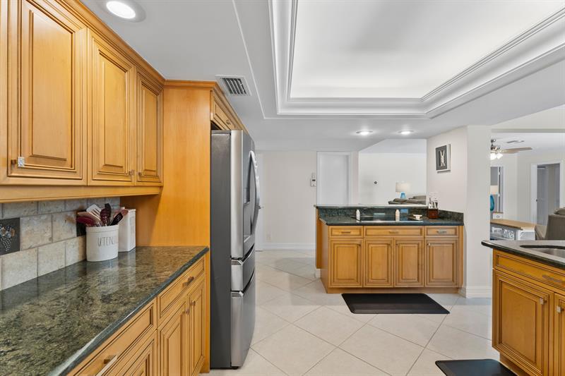 Image 11 of 55 For 5570 26 Ave  