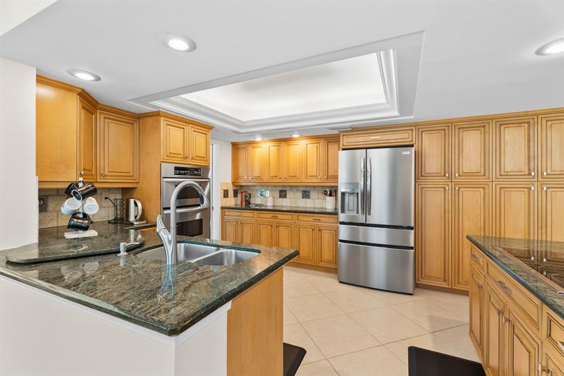 Image 13 of 55 For 5570 26 Ave  