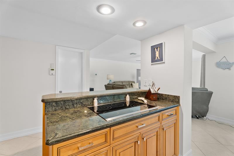 Image 14 of 55 For 5570 26 Ave  