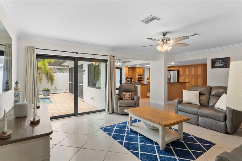 Image 20 of 55 For 5570 26 Ave  