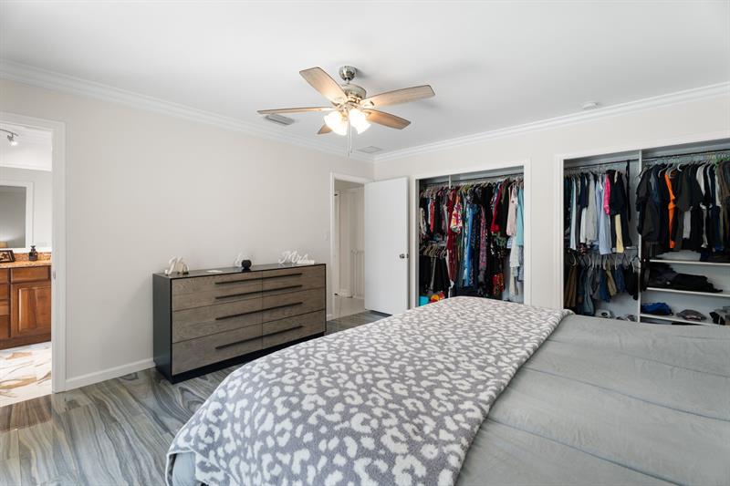 Image 31 of 55 For 5570 26 Ave  