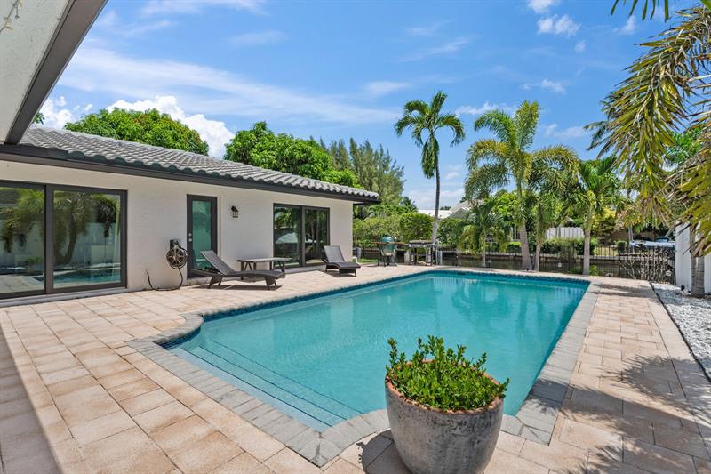 Image 36 of 55 For 5570 26 Ave  