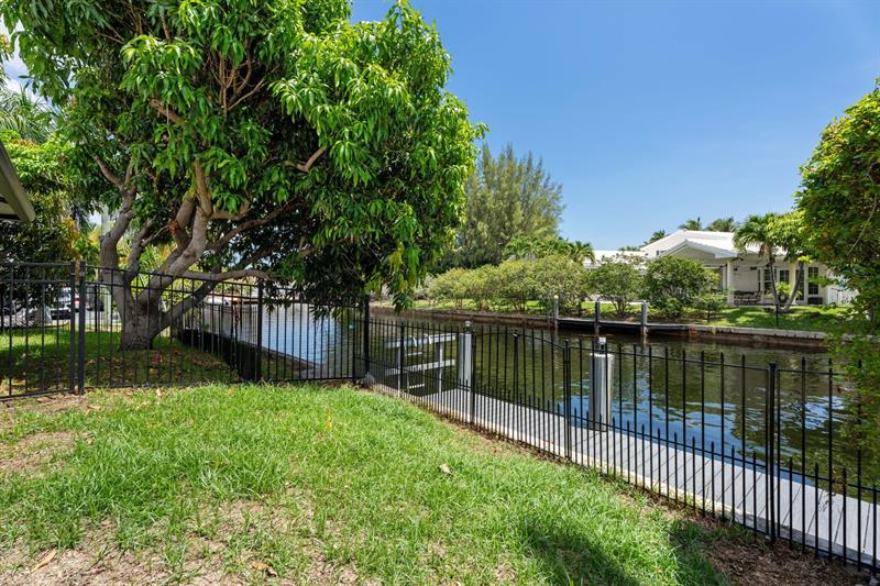 Image 43 of 55 For 5570 26 Ave  