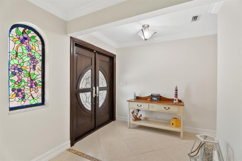 Image 6 of 55 For 5570 26 Ave  