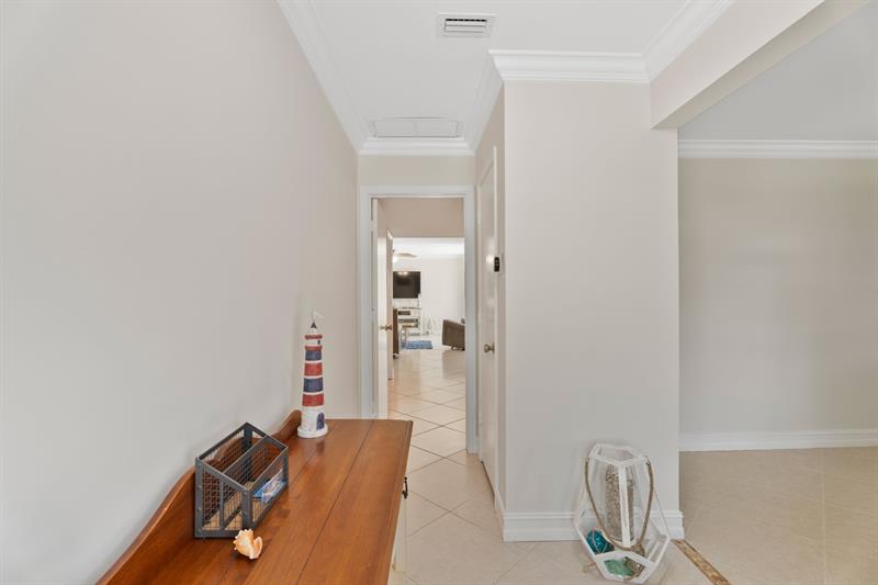 Image 7 of 55 For 5570 26 Ave  