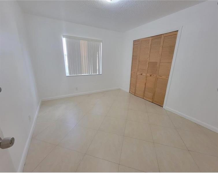 Image 4 of 7 For 8071 44th Ct