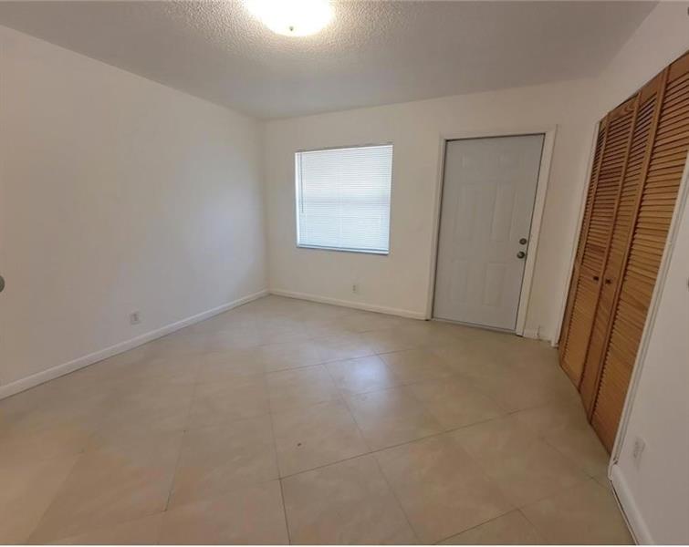 Image 6 of 7 For 8071 44th Ct