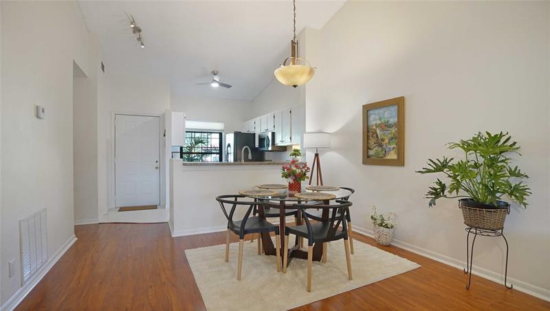 Image 10 of 43 For 2780 Oakland Forest Dr 1603