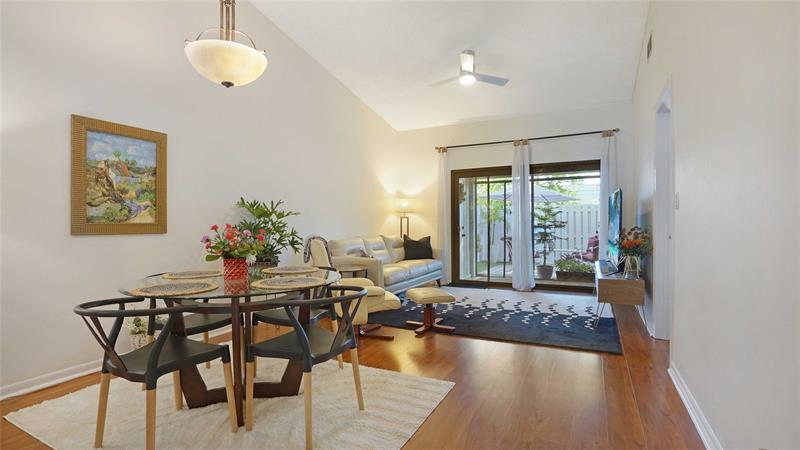 Image 12 of 43 For 2780 Oakland Forest Dr 1603