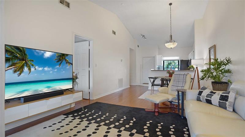 Image 17 of 43 For 2780 Oakland Forest Dr 1603