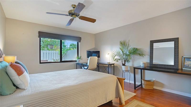 Image 19 of 43 For 2780 Oakland Forest Dr 1603