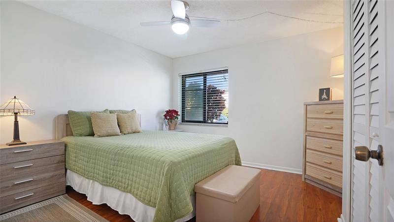 Image 25 of 43 For 2780 Oakland Forest Dr 1603