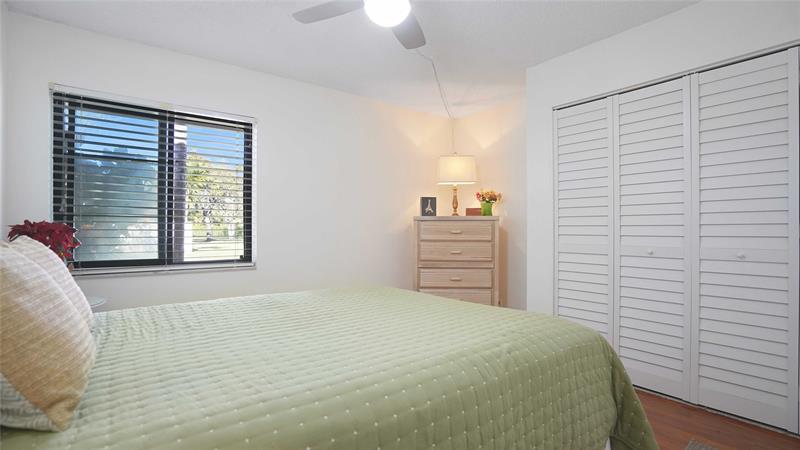 Image 26 of 43 For 2780 Oakland Forest Dr 1603