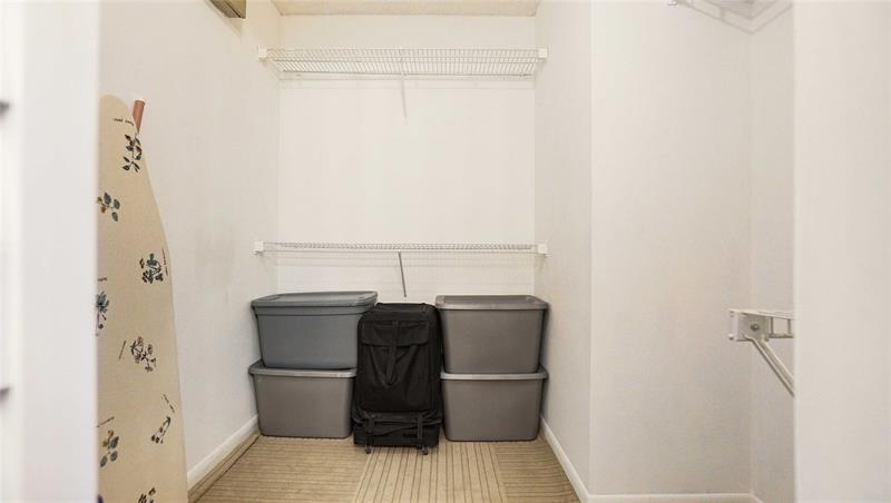 Image 29 of 43 For 2780 Oakland Forest Dr 1603