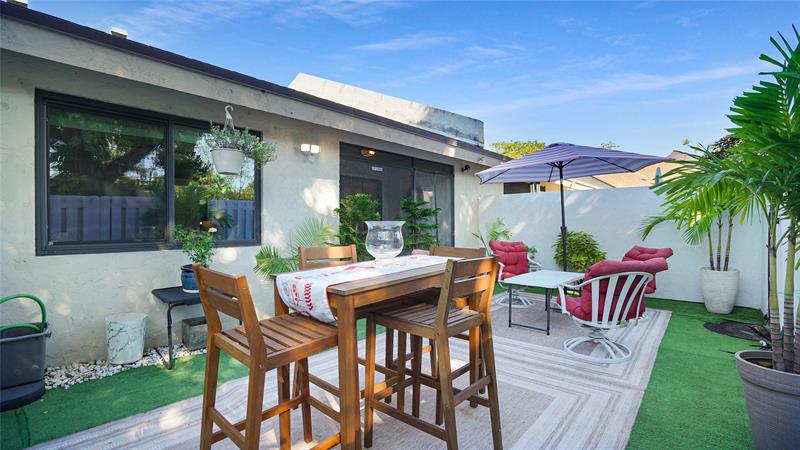 Image 32 of 43 For 2780 Oakland Forest Dr 1603