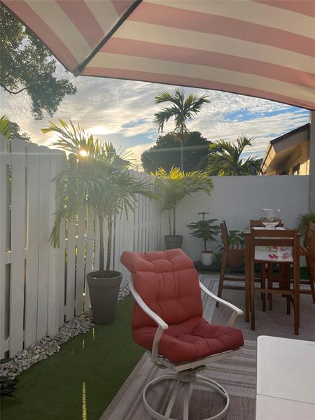 Image 33 of 43 For 2780 Oakland Forest Dr 1603